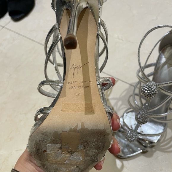 Giuseppe Zanotti silver heels - Picture 4 of 6